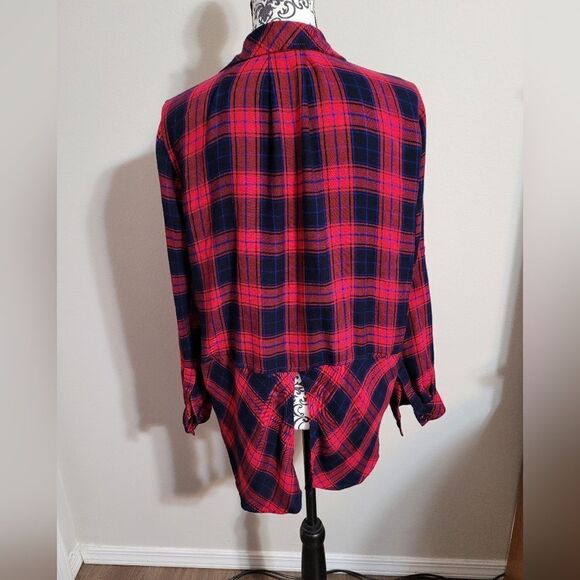 Laju woman's plaid medium button up shirt - Picture 4 of 7